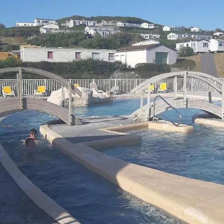 Mobil Au Bord De La Mer, Vue Sur La De La Falaise A * Équihen-Plage