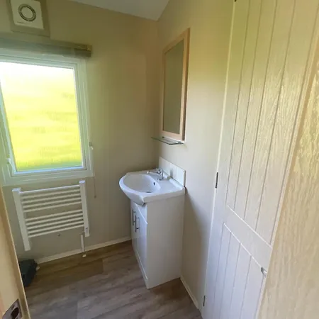 Mobil Au Bord De La Mer, Vue Sur La De La Falaise à Équihen-Plage